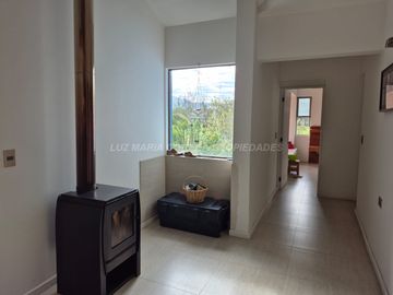 Exclusiva Parcela con 3 Casas, Piscina y Amplias Áreas Verdes en La Cruz – 5.060 m² de Terreno