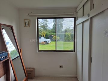 Exclusiva Parcela con 3 Casas, Piscina y Amplias Áreas Verdes en La Cruz – 5.060 m² de Terreno