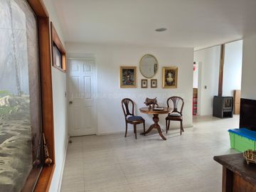Exclusiva Parcela con 3 Casas, Piscina y Amplias Áreas Verdes en La Cruz – 5.060 m² de Terreno
