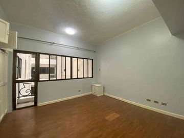 2 BEDROOM UNIT FOR SALE IN LE TRIOMPHE, H. V DELA COSTA ST., MAKATI CITU