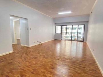 2 BEDROOM UNIT FOR SALE IN LE TRIOMPHE, H. V DELA COSTA ST., MAKATI CITU