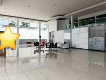 Dijual Cepat Gedung Bekas Showroom Mobil - Radio Dalam, Kebayoran