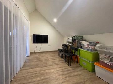 DIJUAL RUMAH 3 LANTAI FULL FURNISH PREMIUM SIAP HUNI DI GADING SERPONG (AR86)