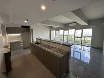 3BR 3 Bedroom Penthouse for Sale in Park McKinley West, Taguig City