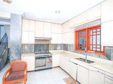 Rumah 2lt luas 632meter 5KT Perum Tanjung Barat Indah Jagakarsa Jakarta Selatan