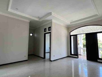 Murah Dijual Rumah Mewah Classic Babatan Pratama Wiyung Surabaya