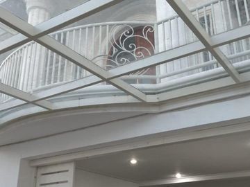 FORSALE RUMAH TENGAH KOTA STRATEGIS DI PETEMON SURABAYA KOTA LA 421