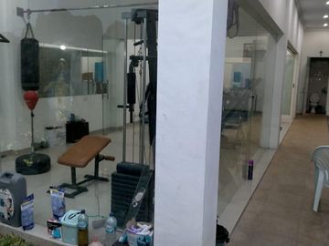 FORSALE RUMAH TENGAH KOTA STRATEGIS DI PETEMON SURABAYA KOTA LA 421