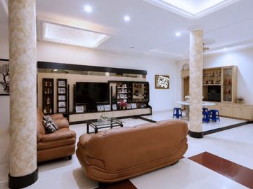 Rumah 3lt luas 17x16 272meter 4KT Grogol Petamburan Jakarta Barat