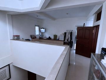Rumah 3lt luas 17x16 272meter 4KT Grogol Petamburan Jakarta Barat