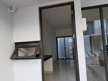 Rumah 2lt + attic 7x12 84meter Cluster Wisteria Metland Menteng
