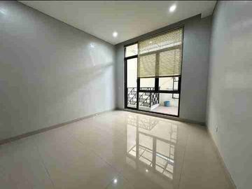 Rumah Cluster Brand New 2,5 Lantai Duren Sawit – LT 72 LB 110 – SHM