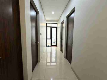Rumah Cluster Brand New 2,5 Lantai Duren Sawit – LT 72 LB 110 – SHM