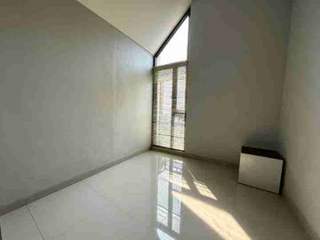 Rumah Cluster Brand New 2,5 Lantai Duren Sawit – LT 72 LB 110 – SHM