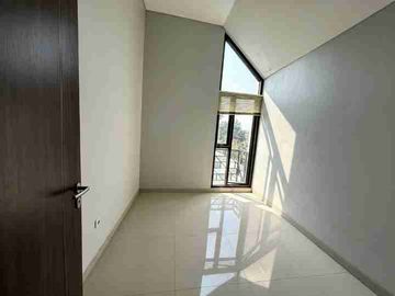 Rumah Cluster Brand New 2,5 Lantai Duren Sawit – LT 72 LB 110 – SHM