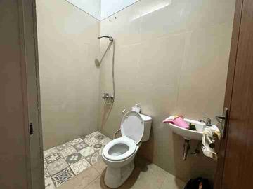 Rumah Cluster Brand New 2,5 Lantai Duren Sawit – LT 72 LB 110 – SHM
