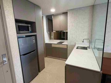 DIJUAL APARTEMEN GOLD COAST 3 BR FURNISH INTERIOR VIEW POOL & LAUT