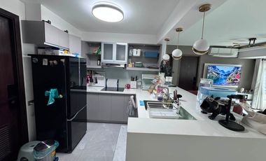 Fully Furnished 2 Bedroom in Kroma Tower Makati