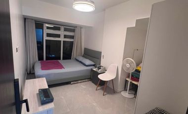 Fully Furnished 2 Bedroom in Kroma Tower Makati