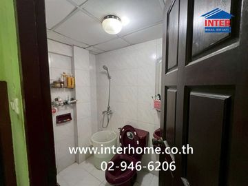 3-story townhome, 25 sq.wa., Lalin Green Ville Srinakarin Village, Soi Sridan 22, Srinakarin Road, Bang Phli, Samut Prakan.