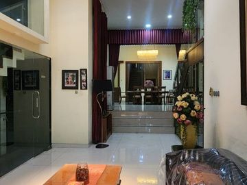 Rumah Hoek Ada Kolam Renang di Kemang Pratama Bekasi