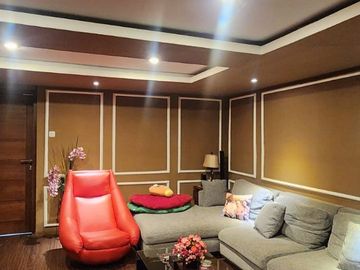 Rumah Hoek Ada Kolam Renang di Kemang Pratama Bekasi
