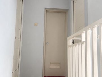 Rumah 2LT Dijual CASH Serpong Utara Tangsel Free Kitchen set dkt BSD City