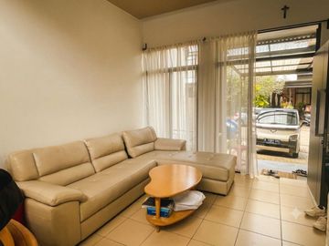 Dijual Rumah Furnished Premium 2 Lantai di Tatar Lokacitra – Kota Baru Parahyangan LT 126 m² | LB 126 m² | 3 KT |