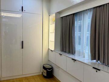 1 Bedroom condo unit For Sale in Signa Designer Residences at Makati City