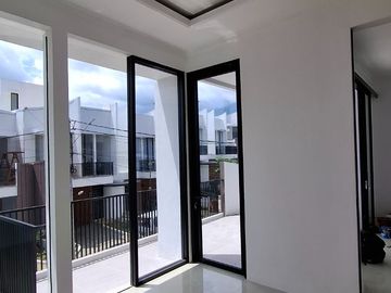 VILLA READY STOCK 2 LANTAI UNTUK INVESTASI  DEKAT WISATA DI KOTA BATU