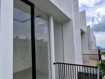 VILLA READY STOCK 2 LANTAI UNTUK INVESTASI  DEKAT WISATA DI KOTA BATU