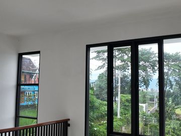 VILLA READY STOCK 2 LANTAI UNTUK INVESTASI  DEKAT WISATA DI KOTA BATU