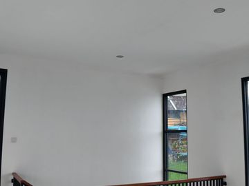VILLA READY STOCK 2 LANTAI UNTUK INVESTASI  DEKAT WISATA DI KOTA BATU