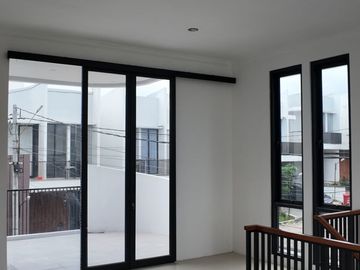 VILLA READY STOCK 2 LANTAI UNTUK INVESTASI  DEKAT WISATA DI KOTA BATU