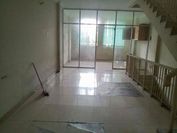 Ruko Sewa  Grand Galaxy Sudah ada Kanopi Siap Huni Cocok Untuk Kantor