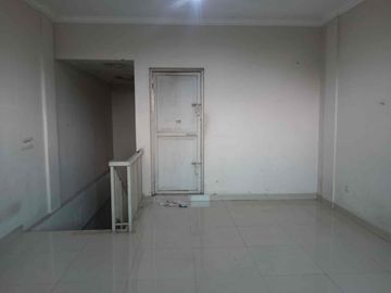 Ruko Sewa  Grand Galaxy Sudah ada Kanopi Siap Huni Cocok Untuk Kantor