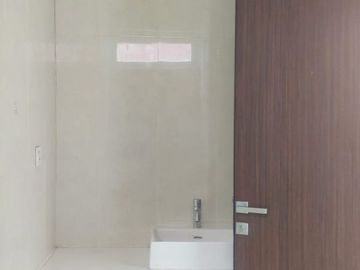 Rumah Hook 2,5 Lantai di Citra Garden 8 Siap Huni