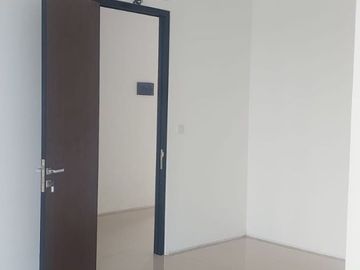Rumah Hook 2,5 Lantai di Citra Garden 8 Siap Huni