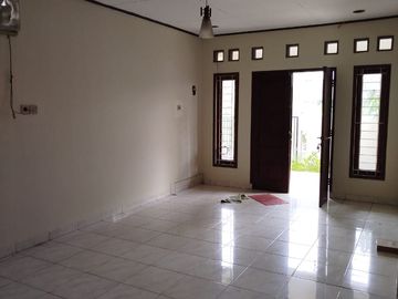 Jual Rumah 1 Lantai Siap Huni di Ciater Permai Dekat Kawasan BSD, Tol Serpong, Sekolah, Rumah Sakit dan Pusat Perbelanjaan