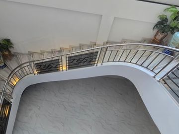 Rumah Mewah Hux 2 Lantai di Kota Harapan Indah Bekasi