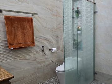 Rumah Mewah Hux 2 Lantai di Kota Harapan Indah Bekasi