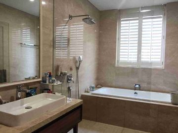 Disewakan 4 Bed Room Apartment di Pakubuwono Spring