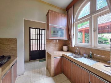 Dijual Rumah Mewah 2 Lantai di Fontainebleau Golf Residence