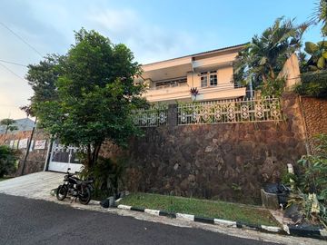 Rumah Nyaman Akses Tol di Jl Sungai Pes Bukit Cinere Indah