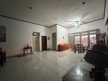 Rumah Nyaman Akses Tol di Jl Sungai Pes Bukit Cinere Indah