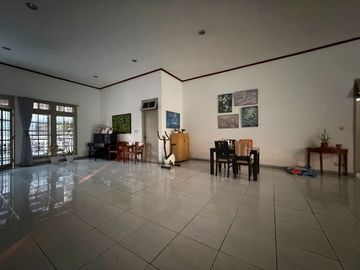 Rumah Nyaman Akses Tol di Jl Sungai Pes Bukit Cinere Indah