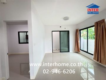 Two-story townhome, 28.7 sq.wah, The Modish Ratchaphruek-Kanchanaphisek Village, Kanchanaphisek Road, Ratchaphruek Road, Lad Lum Kaeo, Pathum Thani.