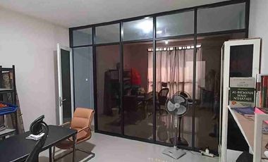 Dijual Ruko ( tengah) 
Di kranggan cibubur jatisampurna
2 Lantai