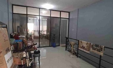 Dijual Ruko ( tengah) 
Di kranggan cibubur jatisampurna
2 Lantai