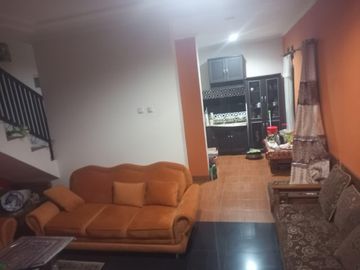 TERMURAH DIJUAL RUMAH 2 BANGUNAN TERAWAT DAERAH SARIJADI BANDUNG LOKASI STRATEGIS